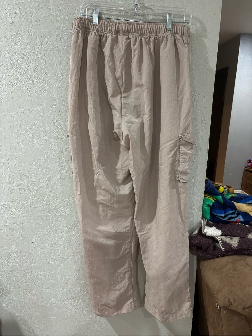 Nike Sportswear Essentials High-Rise Woven Cargo Pants in Beige Womens size M - Picture 8 of 8